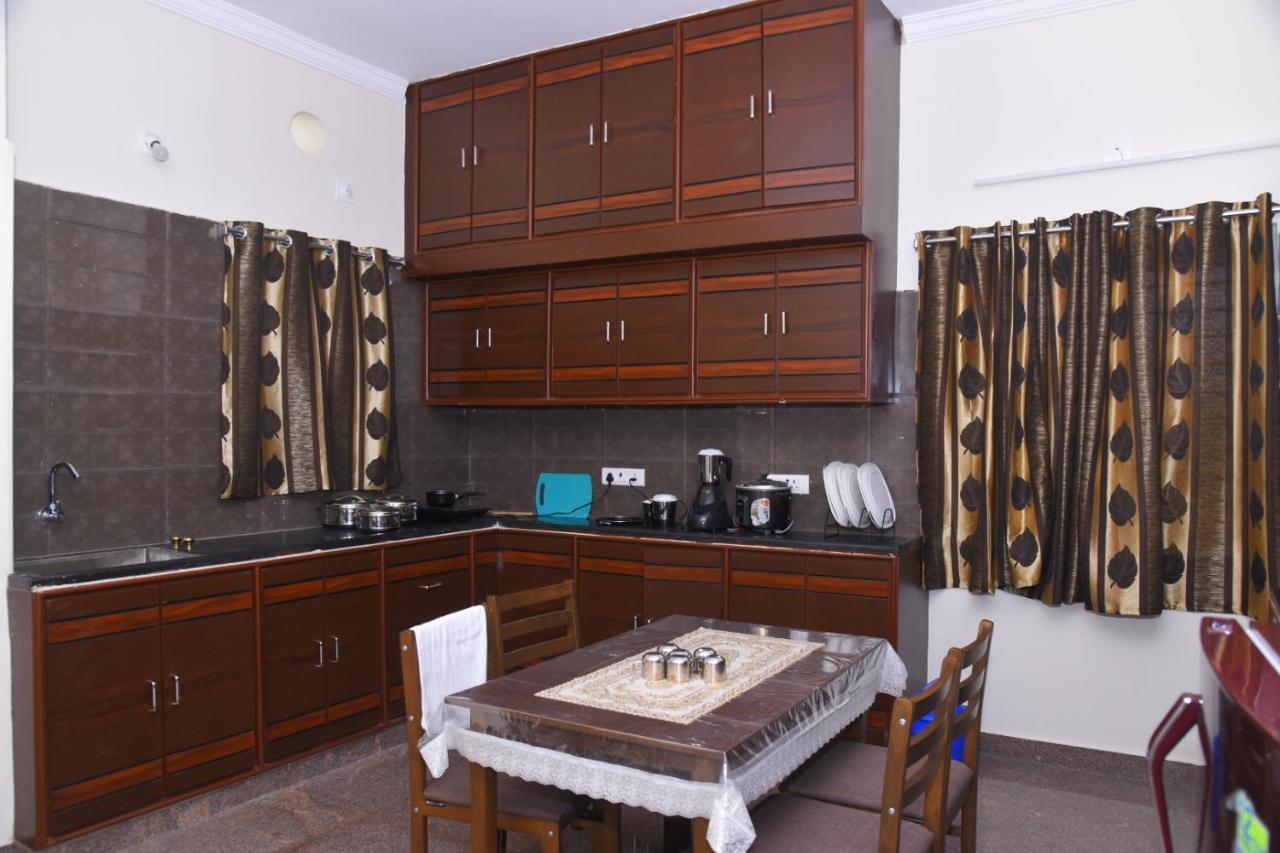 Four Seasons Home Stay Tirupati Exterior foto